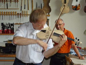 Alexandre Dubach spielt Paganini